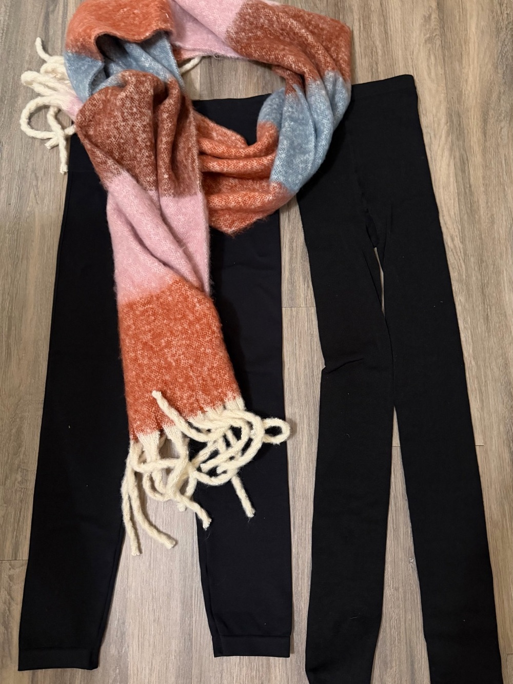 SPANX Black Leggings with Colorblocked Rust, Pink & Light Blue Scarf
